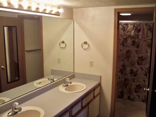 Foto del edificio - 2 bedroom 2 bath Loft Apartment Branson MO...