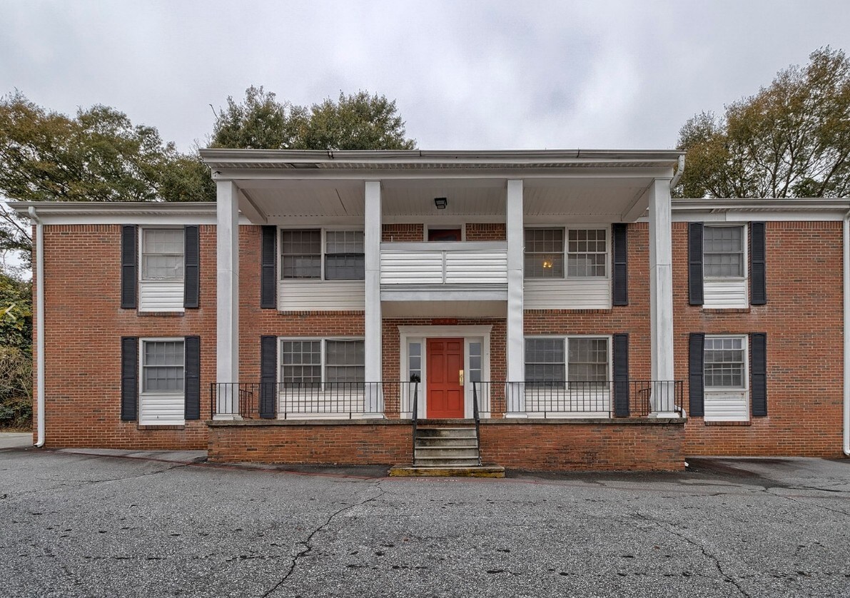 Riggs Place & LeMans Apartments Apartments in Clemson, SC