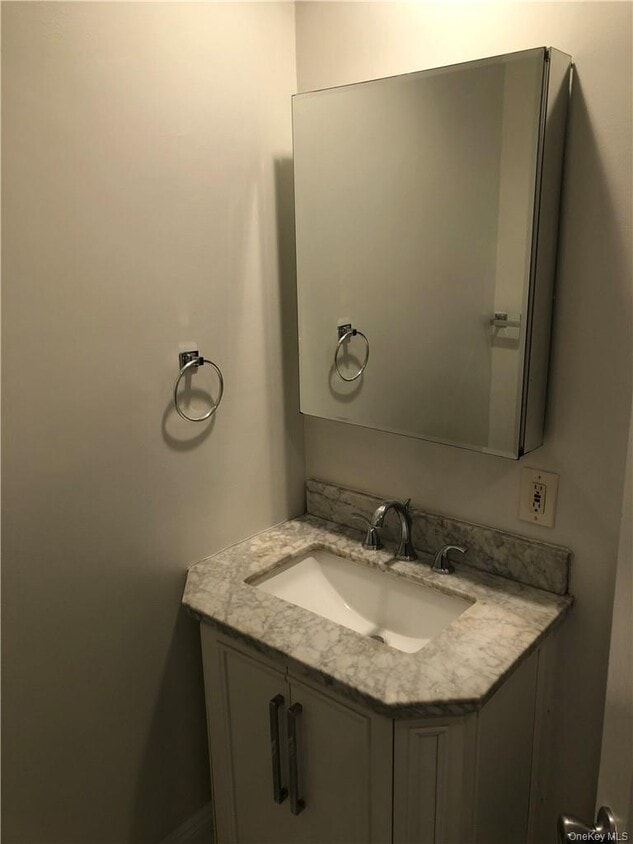 Foto del edificio - 74 Wheeler Ave