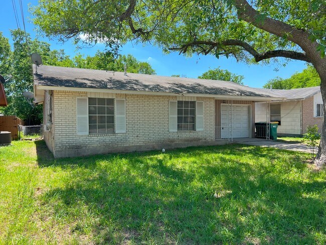 Foto del edificio - 434 W Byrd Blvd