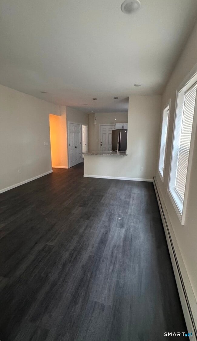 Building Photo - 48 Brook St