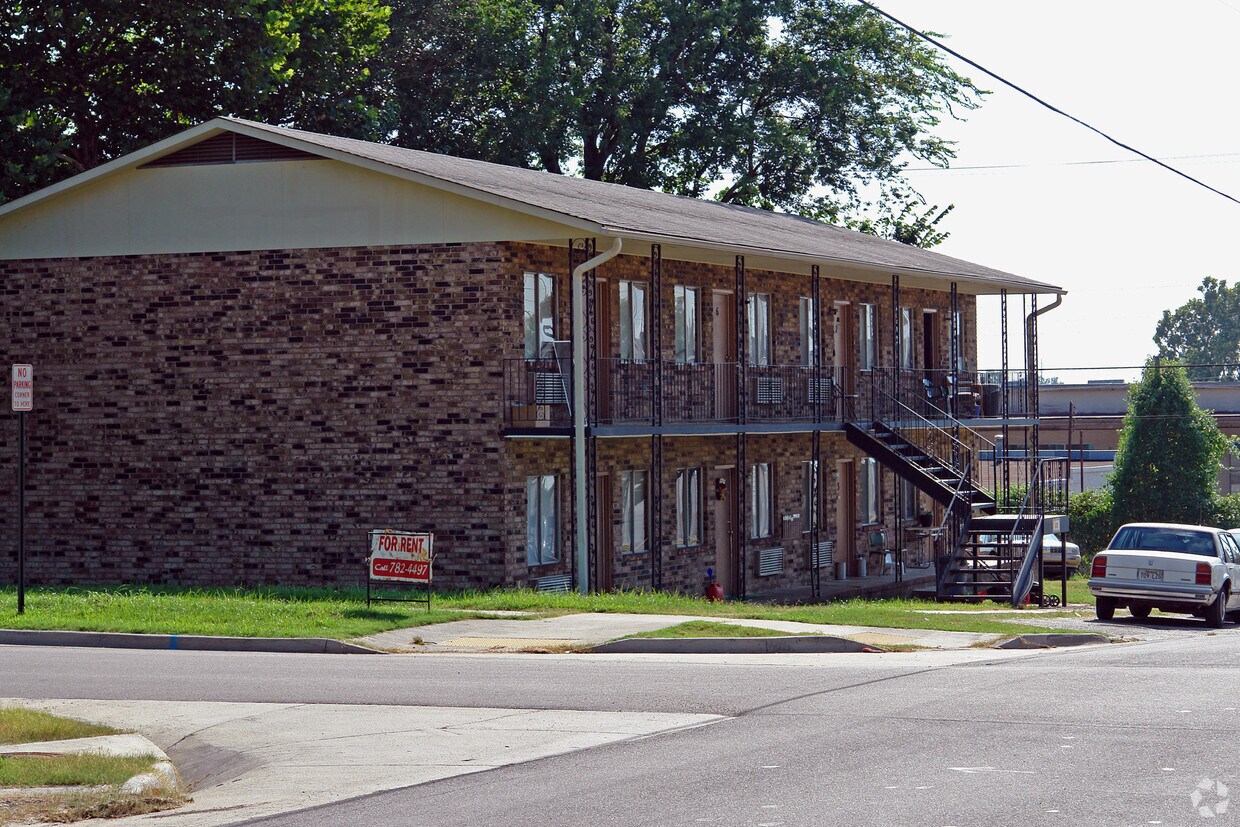 Primary Photo - 1220 S D St