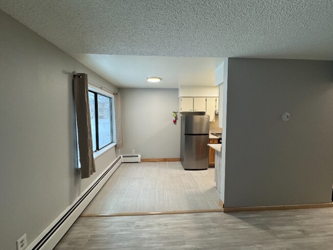 Foto del edificio - 3061 Lois Dr