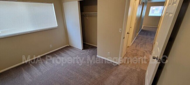 Foto del edificio - 4642 S Arlington Park Dr