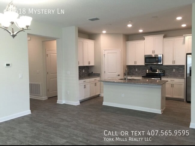 Photo - 11618 Mystery Ln House