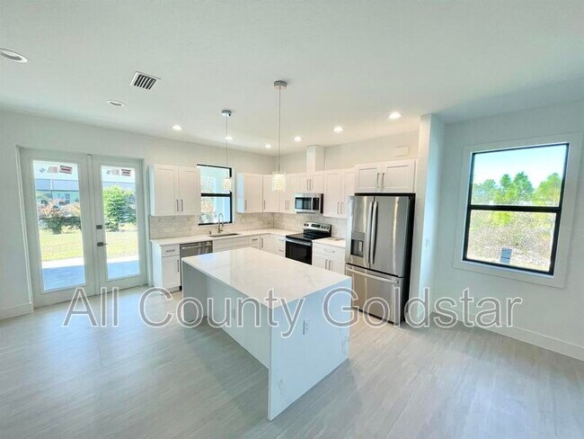 Foto del edificio - 13439 Ingraham Blvd