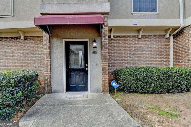 Foto del edificio - 3301 Henderson Mill Rd