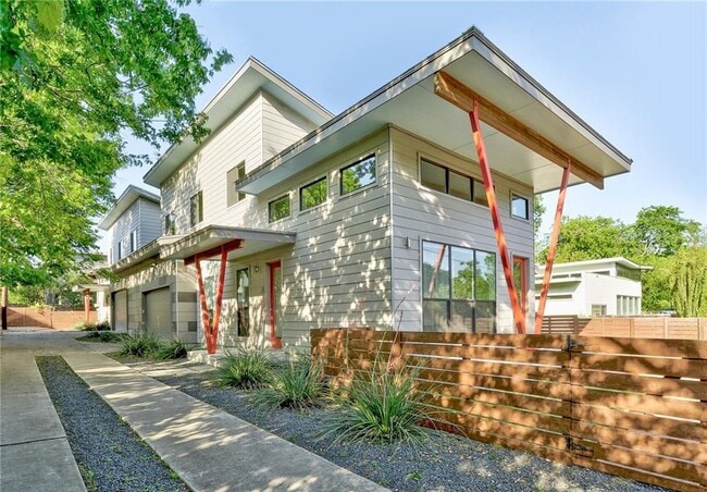 Building Photo - 917 Cardinal Ln