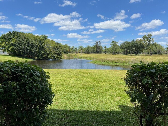Building Photo - 2040 Greenview Shores Blvd