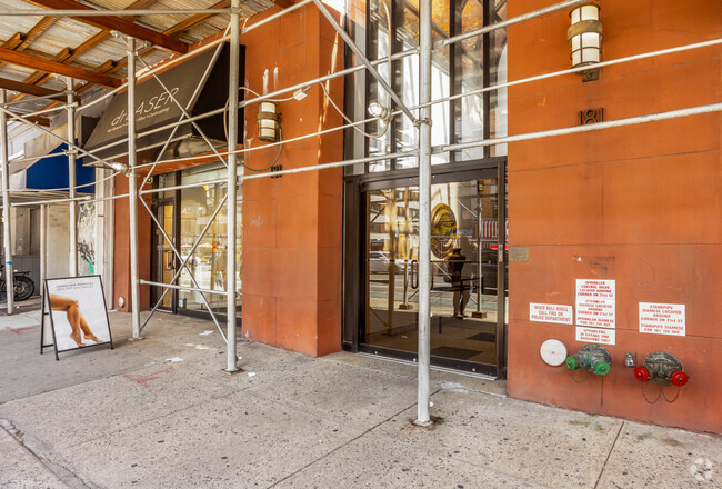 Foto del edificio - Prime Chelsea Retail on 7th Ave - The Atrium
