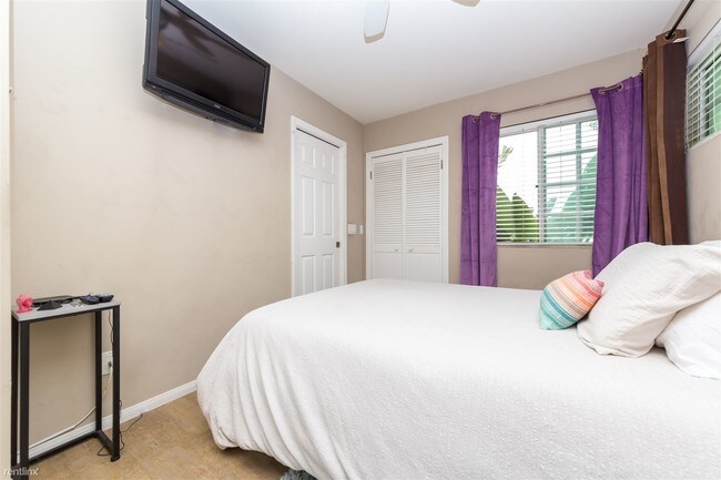 Building Photo - 1 br, 1 bath House - 2684 Mission Blvd