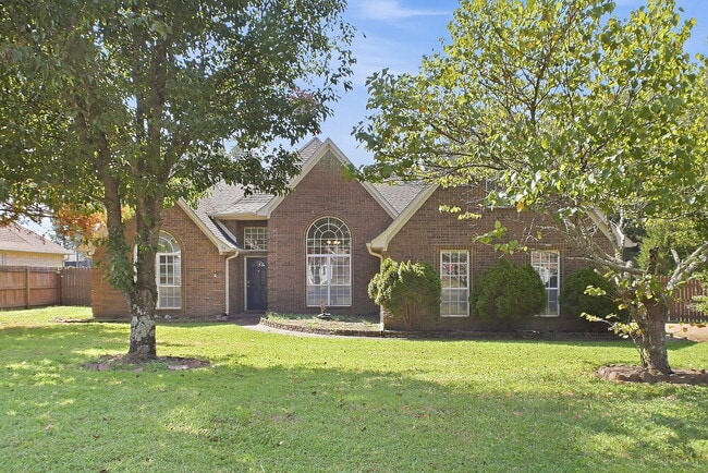 Building Photo - 55 Lakewood Cove