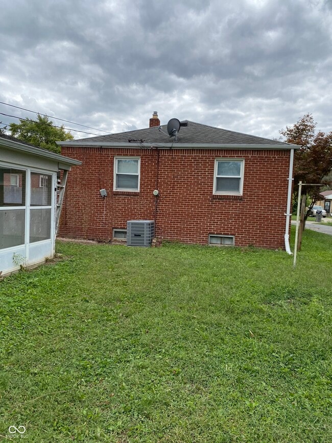 Building Photo - 261 S Sheridan Ave