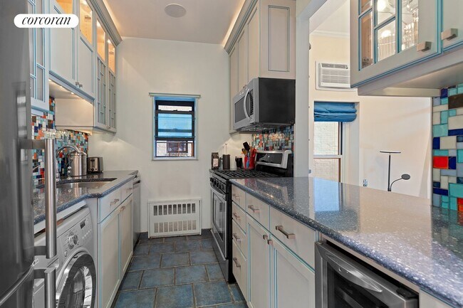 Foto del edificio - 255 W 92nd St