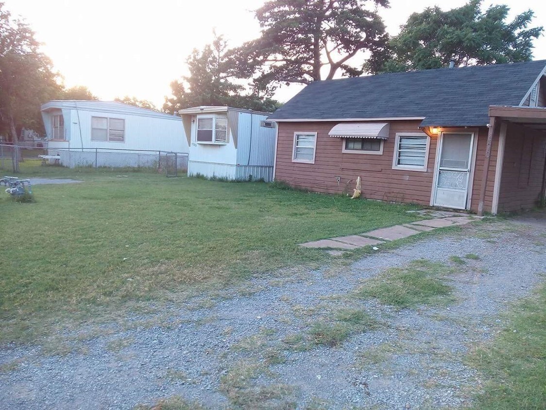 Foto principal - 1213 SW H Ave