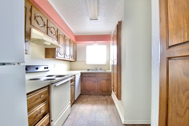 Building Photo - 806 N 62nd St