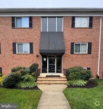 Building Photo - 3352 Hewitt Ave