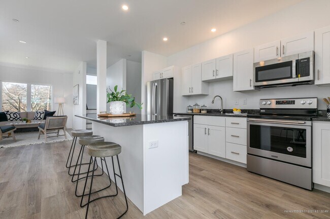 Foto del edificio - 531 Westbrook St