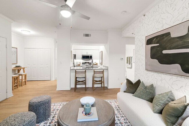 Building Photo - Cortland Benbrook