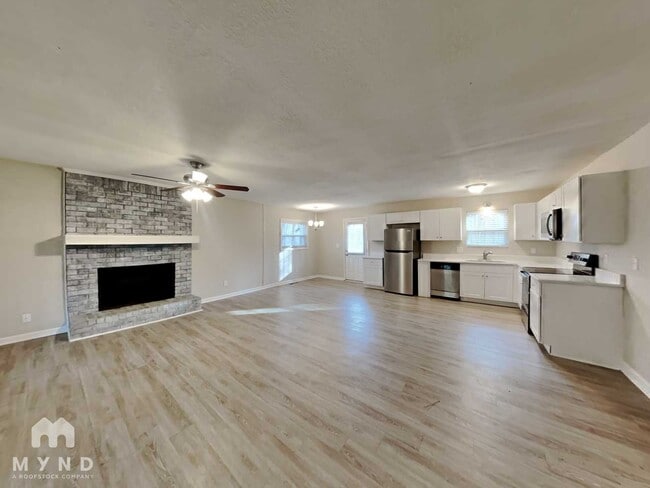 Building Photo - 456 Hardy Way