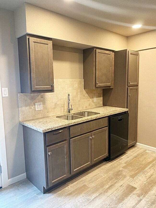 Foto del edificio - 8674 Glen Meadow Ln