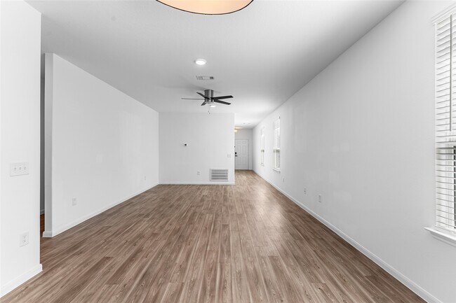 Foto del edificio - 26370 Cedar Sedge Dr
