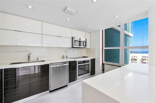 Foto del edificio - 780 NE 69th St