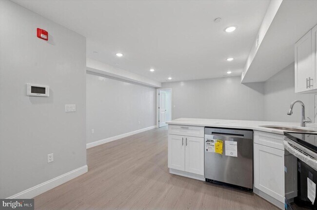 Foto del edificio - 2405 Ridge Ave