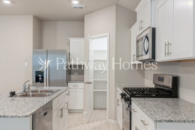 Foto del edificio - 9448 Golden Tree Ave