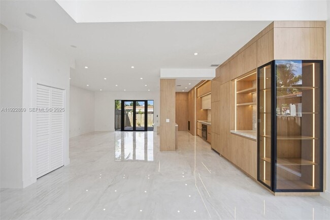 Foto del edificio - 3111 SW 12th St