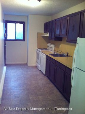 Building Photo - 451 Harwinton Ave