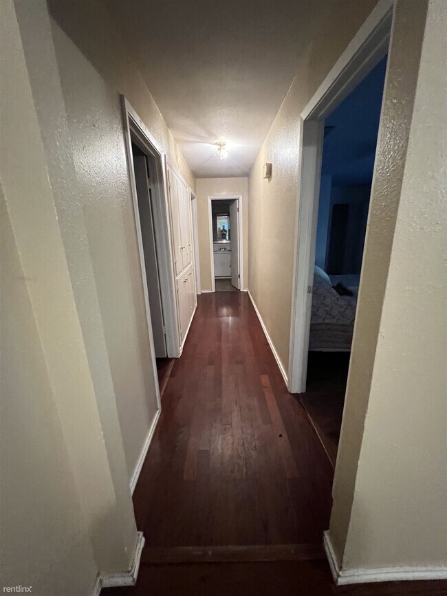 Building Photo - 3 br, 2 bath House - 749 Avenue B