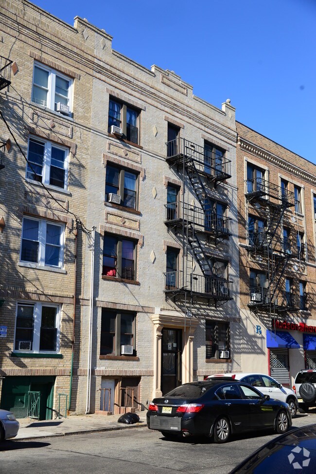 Building Photo - 5311 Hudson Ave