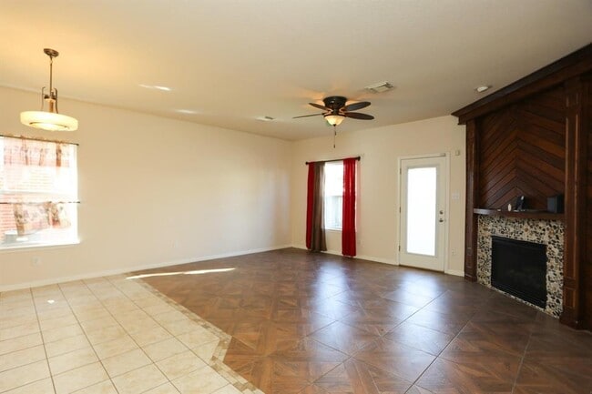 Building Photo - 422 New Hope Ln