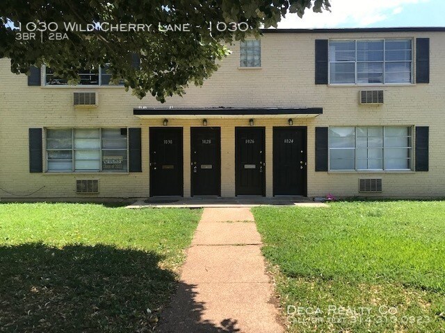 Primary Photo - 3 Bedroom - 1.5 Bath Apartment near Clayton