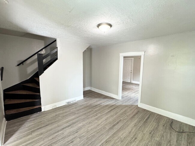 Foto del edificio - 2 Bedroom Semi-Detached Home