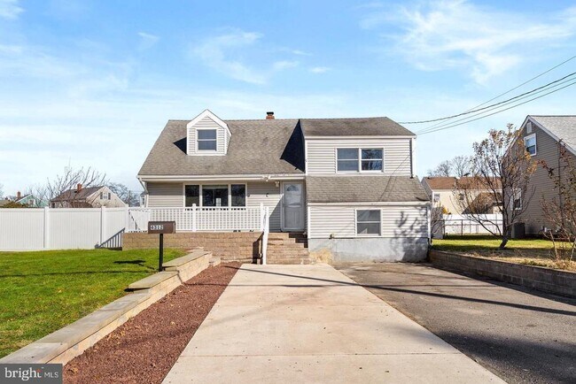 Building Photo - 4312 Nottingham Way