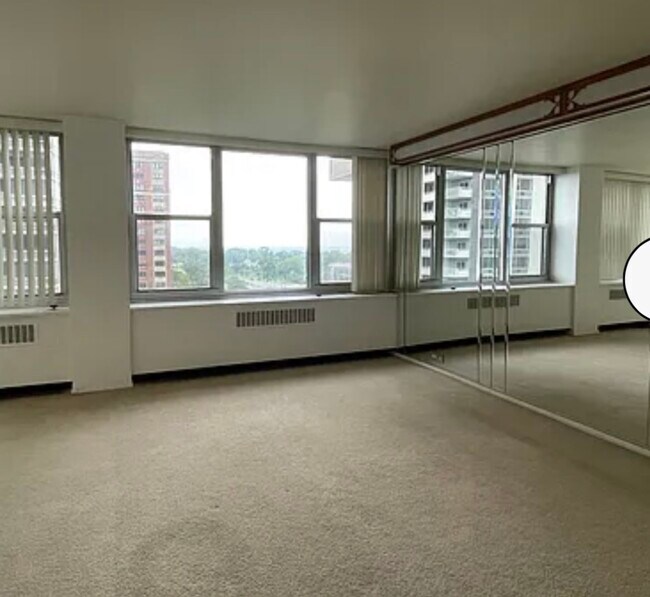 Foto del edificio - 4250 N Marine Dr