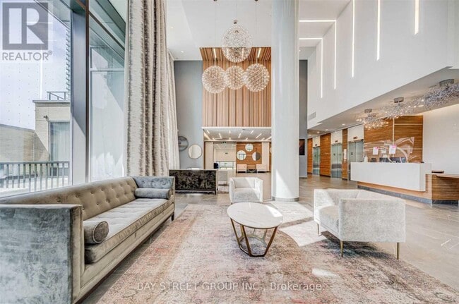 Building Photo - 56 Forest Manor Rd