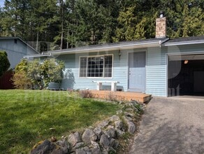 Building Photo - 583 NE Conifer Dr