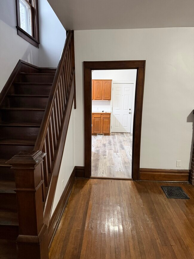 Foto del edificio - 594 N 21st St