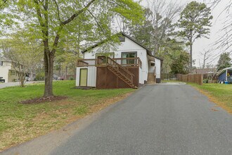Building Photo - 1164 Molokai Dr