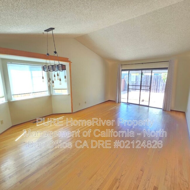 Building Photo - 2113 Appaloosa Cir