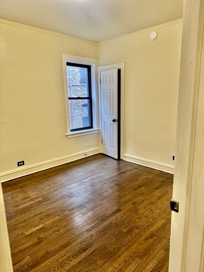 Building Photo - 7952 S Champlain Ave