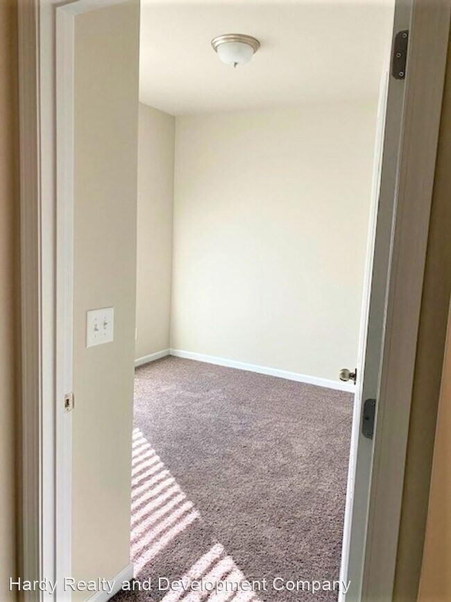 Building Photo - 3 br, 2 bath House - 8 Cottonwood Circle