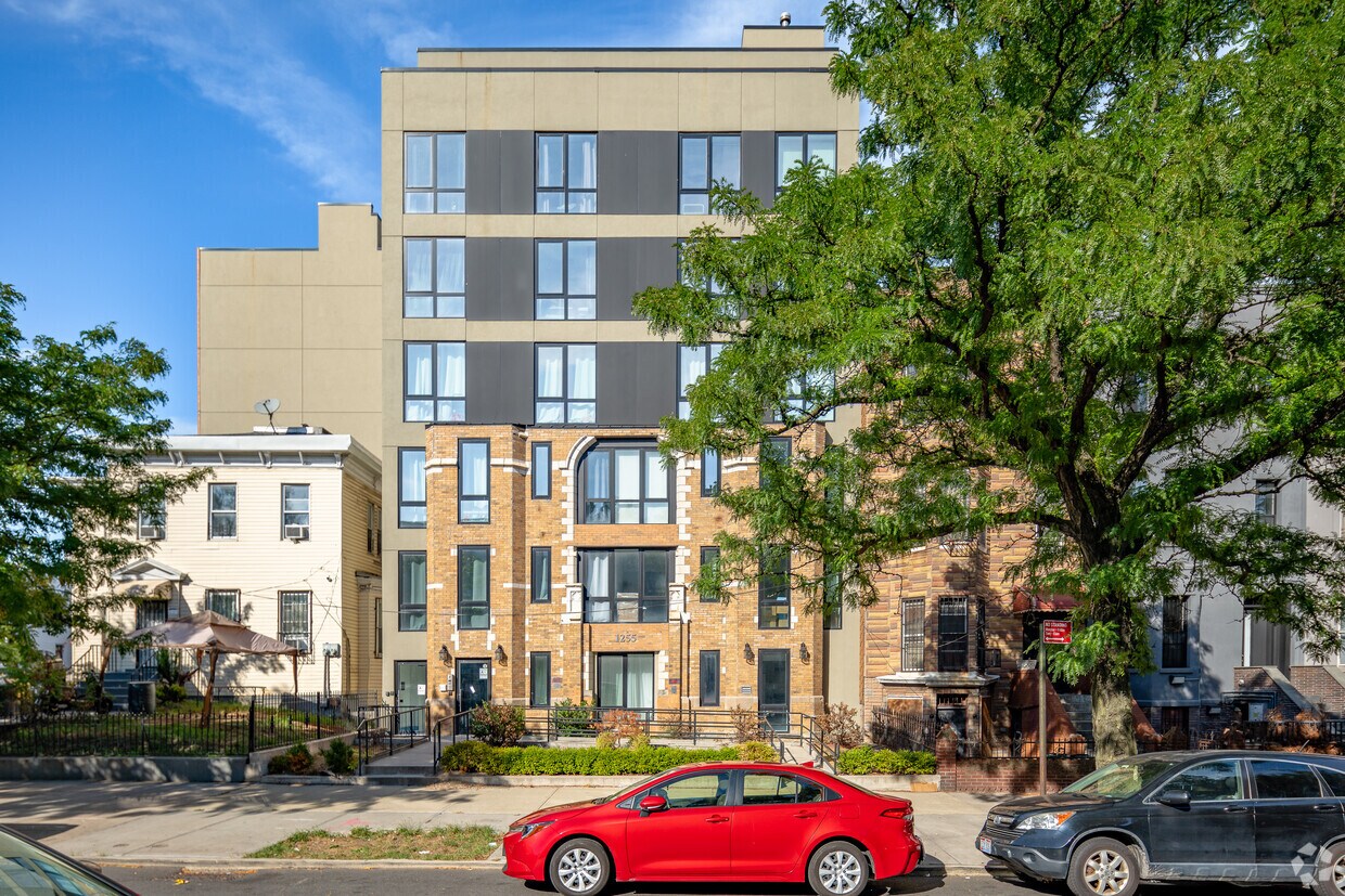 Foto del edificio - 1255 Bushwick Ave