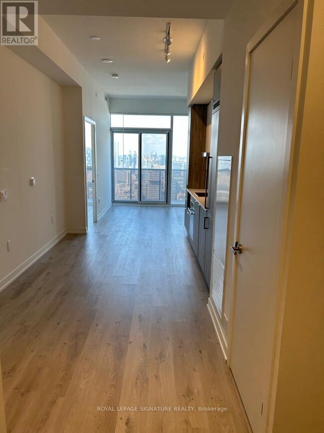 Building Photo - 138 Downes St