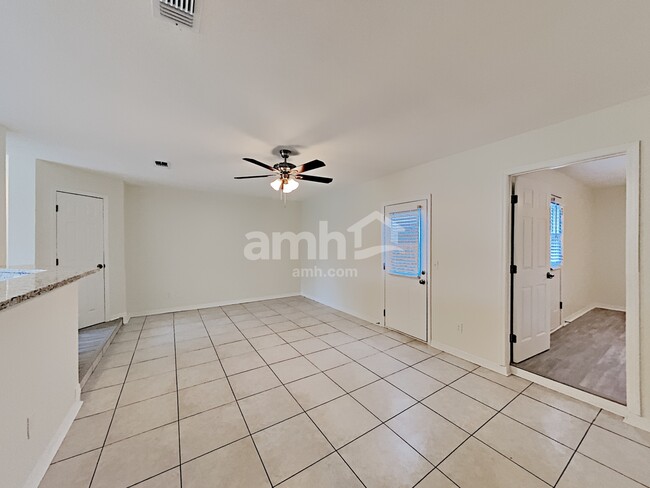 Building Photo - 1694 Ashwood Cir