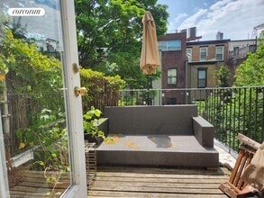Building Photo - 204 Lincoln Pl