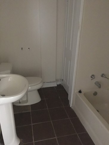 Bathroom - 3503 S Tonti St